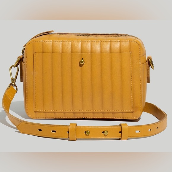 Madewell Handbags - NEW Madewell The Transport Camera Bag: Bubble Pleat Edition!!!